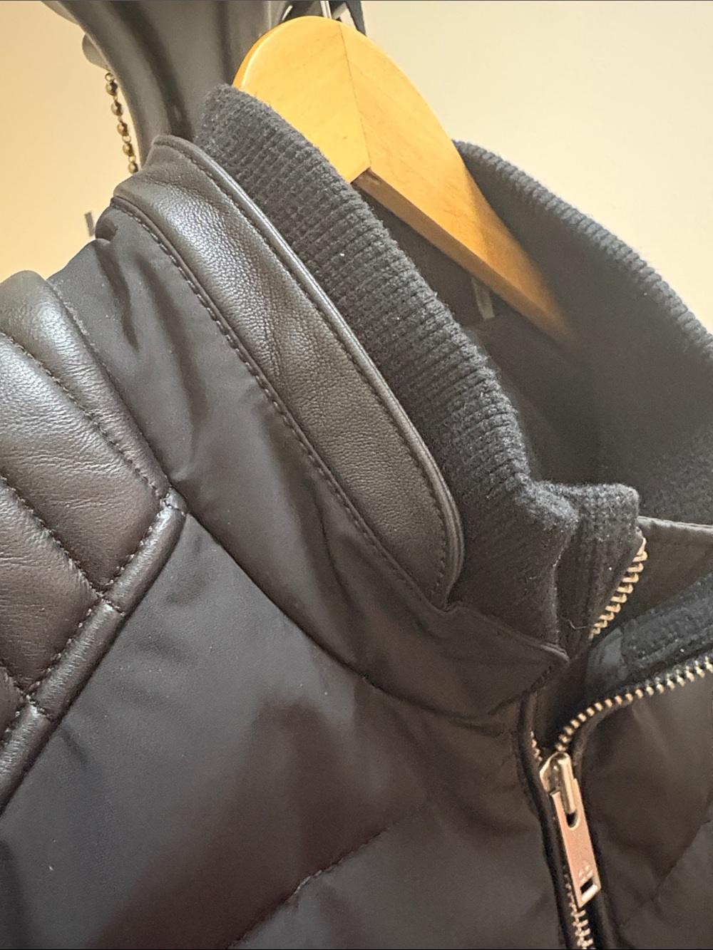 Moose  Knuckle Men's Black Quilted Puffer Jacket with Leather Sleeves Size M - Picture 4 of 15